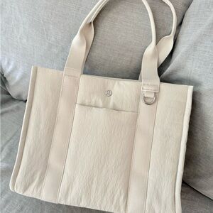 lululemon athletica Boxy Tote Bag 10L